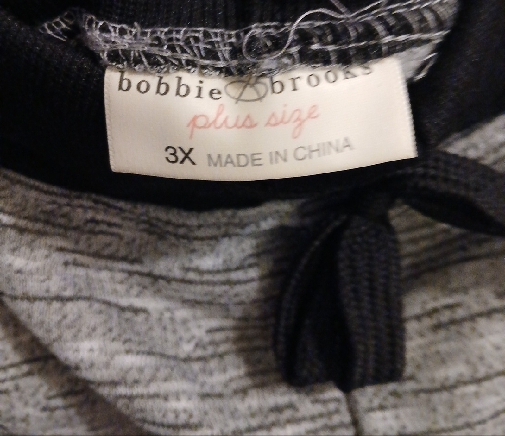 Bobbie Brooks Gray and Black Love Print Joggers - Picture 2 of 2